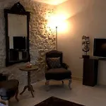 게스트하우스 D'hotes La Maison De Leonie 4*