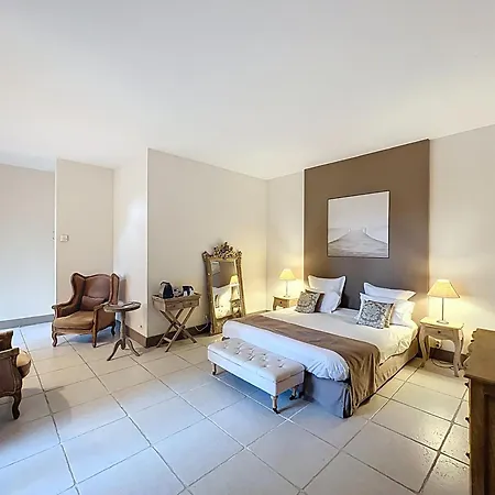 Chambres D'hotes La Maison De Leonie 4*