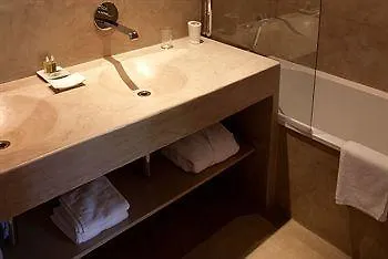 Guest house Chambres D'hotes La Maison De Leonie *