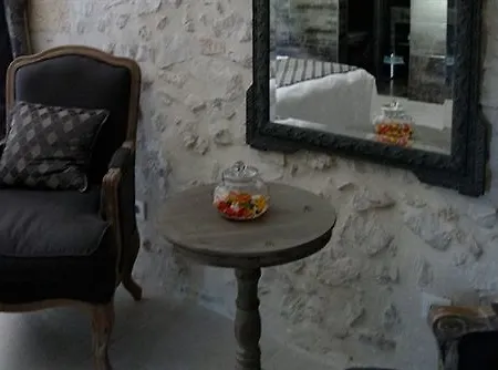 Guest house Chambres D'hotes La Maison De Leonie *