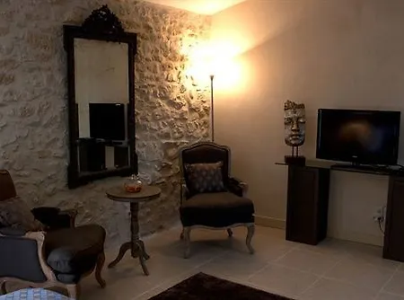 Guest house Chambres D'hotes La Maison De Leonie 4*