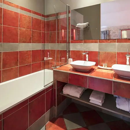 Chambres D'hotes La Maison De Leonie Guest house