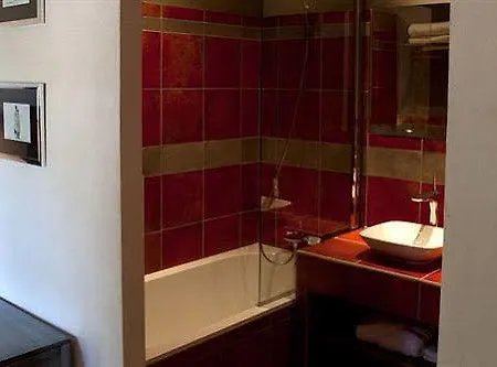 Chambres D'hotes La Maison De Leonie Guest house Collias