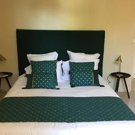 Guest house Chambres D'hotes La Maison De Leonie